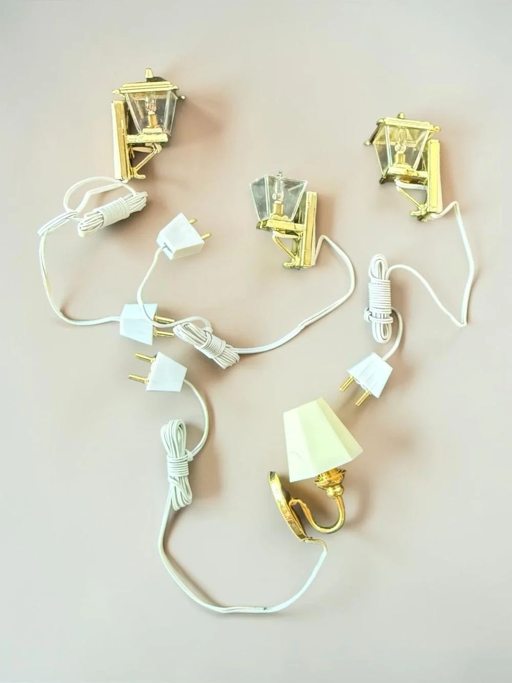 Set of 4 1" Dollhouse Miniature Gold 12V Coach Lamps and Hex Shade Wall Sconce